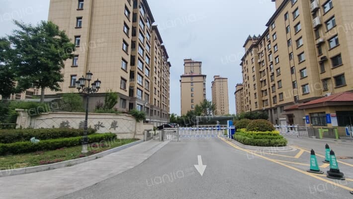 蔚蓝水岸外景图