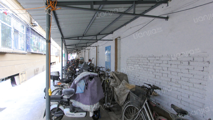 金刚里育英宿舍外景图