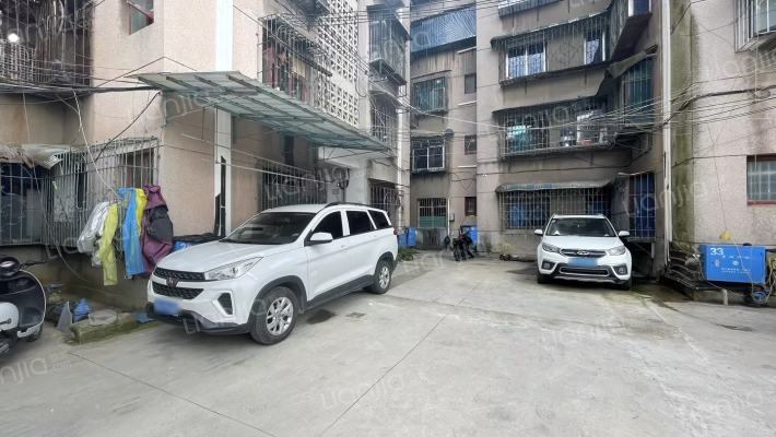 铁路宿舍外景图