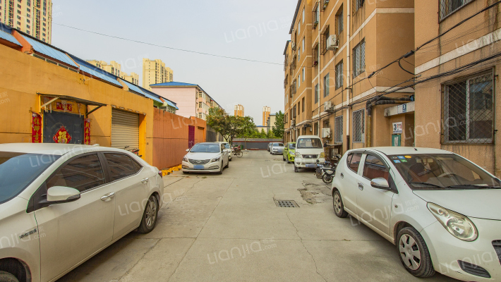 香河县街道办家属楼外景图