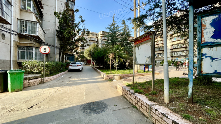 昆铁南坝小区外景图