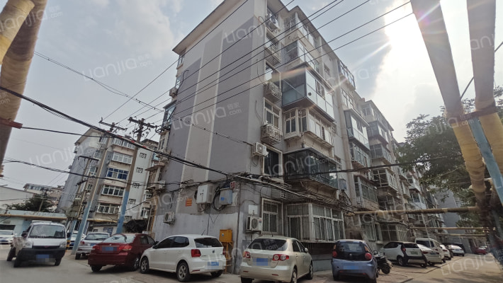 红旗小区外景图