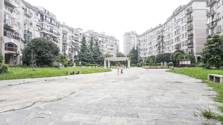 长春都市花园外景图