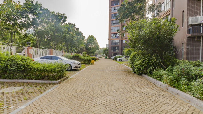 万辰广场外景图