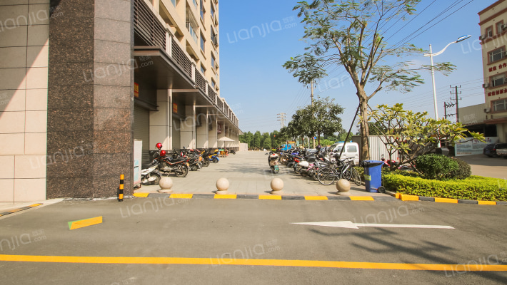 金映时代花园外景图