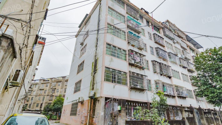 地税局家属楼外景图