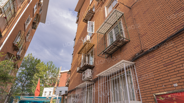 新中东里外景图