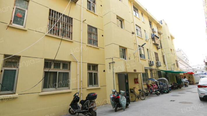 人行宿舍外景图