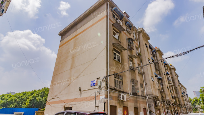 泰山新寓外景图