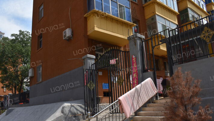 油漆厂宿舍外景图