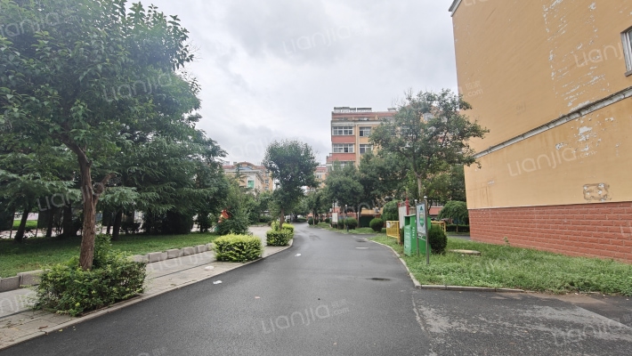 艳阳花苑外景图