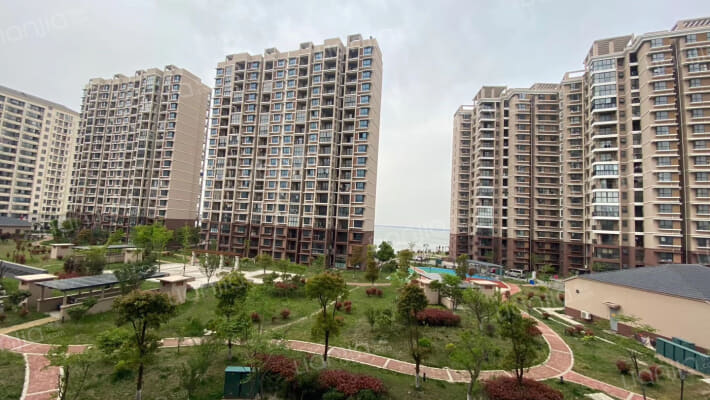 月亮湾大花园外景图