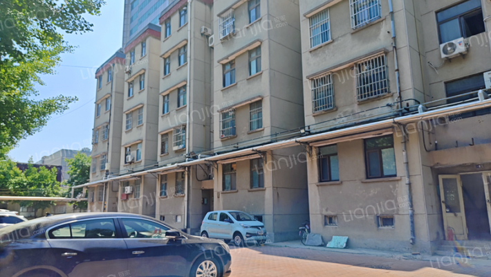 工商行小区外景图