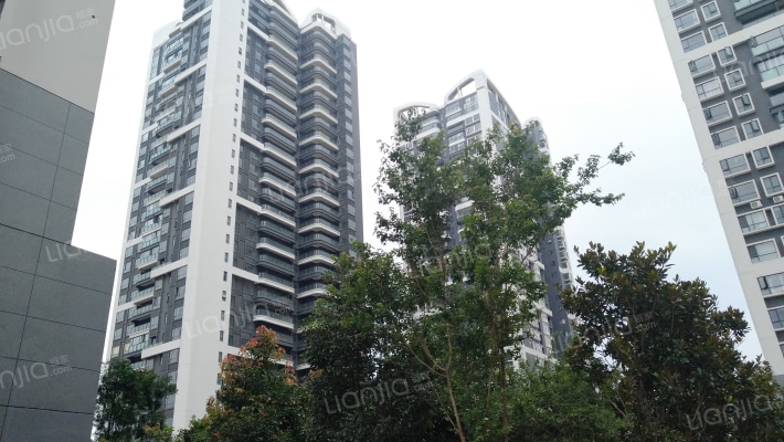 滇池明珠广场外景图