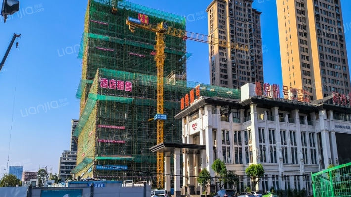 中环财富中心外景图