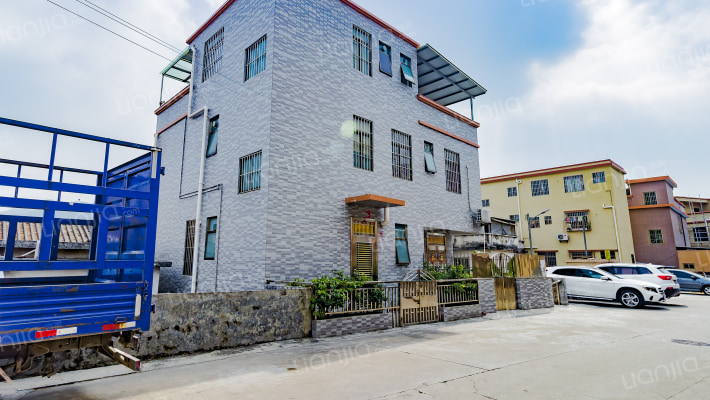 邱屋正街外景图