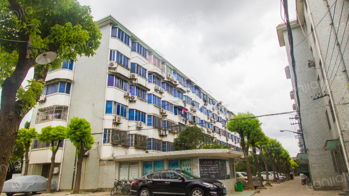 大桥公寓外景图