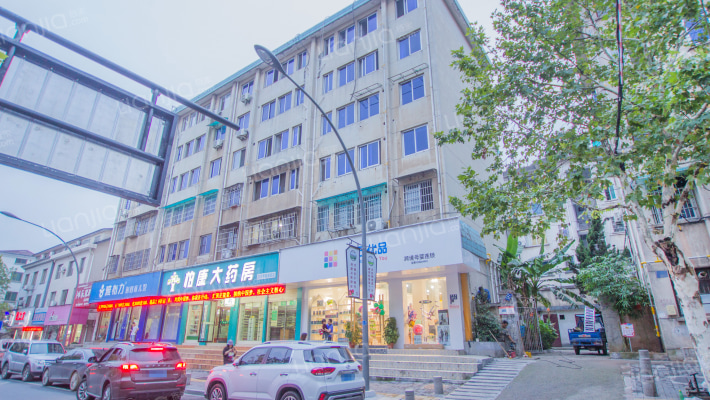 青春路271号院外景图