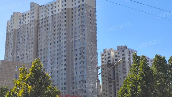 屹立花园外景图