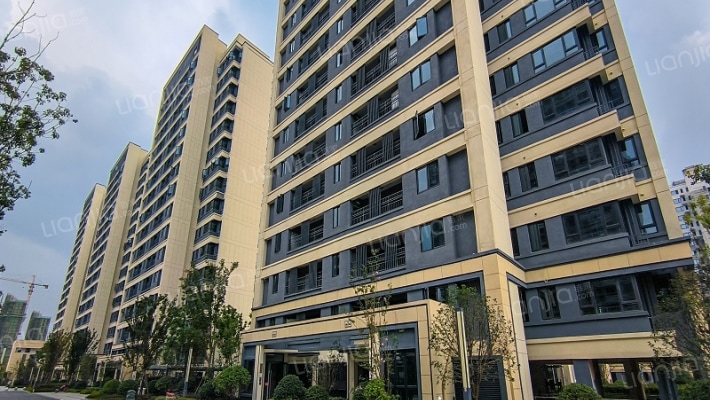 港龙旭辉城市江来外景图