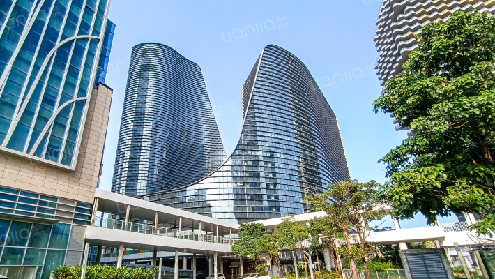 中国华融大厦外景图