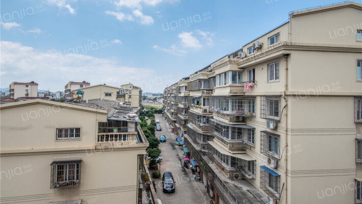 新潮路商住楼外景图