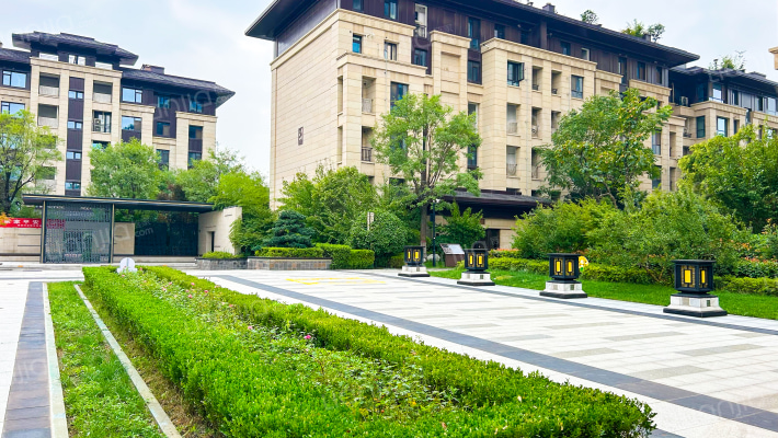 湖光山色外景图