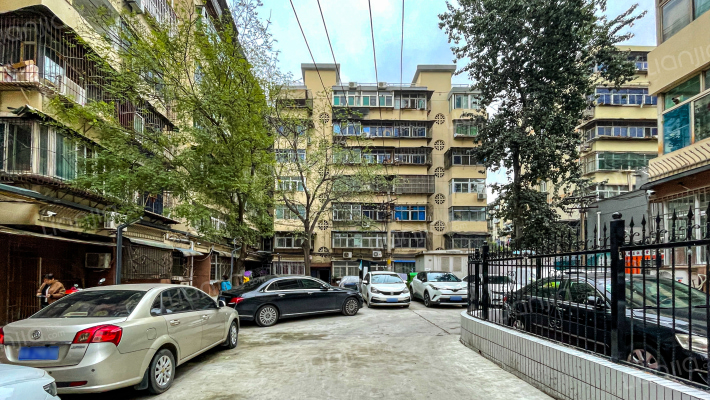 药王洞48号院外景图