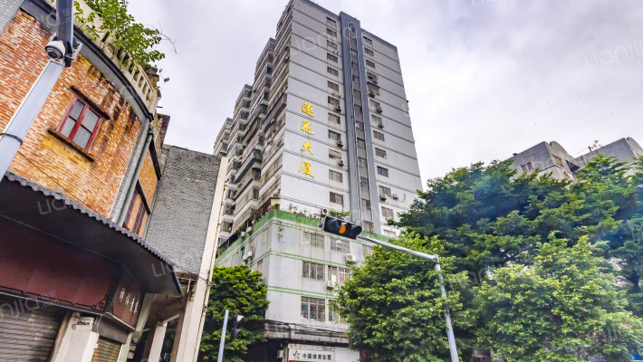 莲花大厦外景图