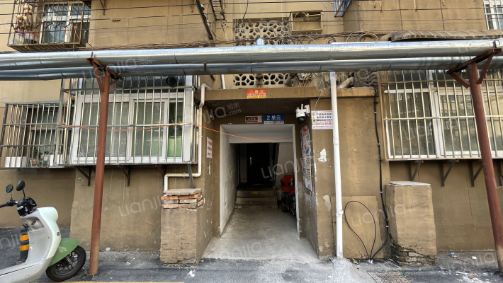 劳动路38号院外景图