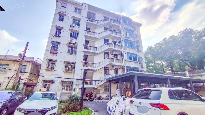 电工厂宿舍外景图