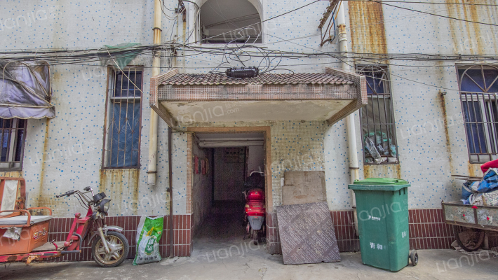 广厦之家宿舍楼外景图