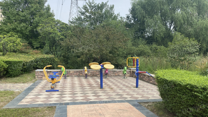 清华大溪地二号院外景图