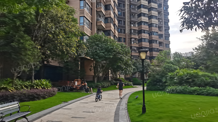 荣和公园大道外景图