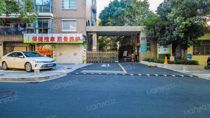 四季春晖苑外景图