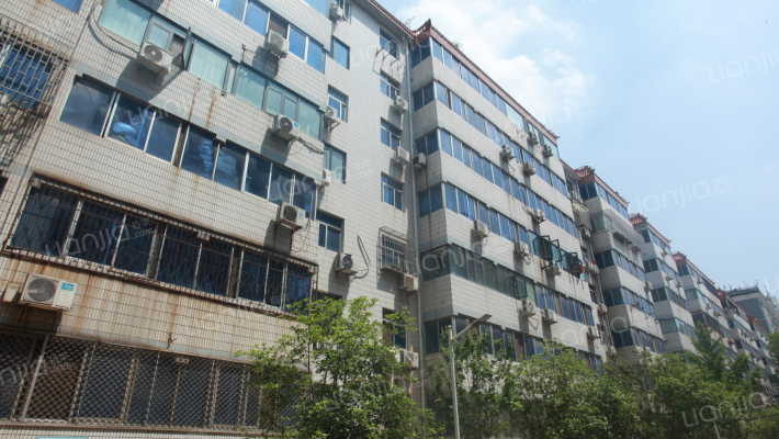 高法家属院外景图