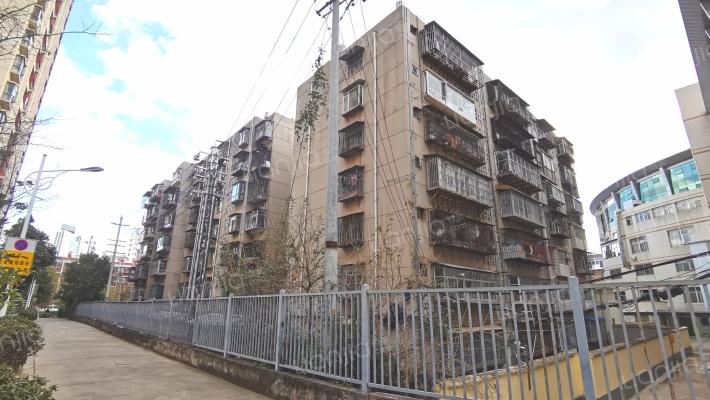 家和小区外景图