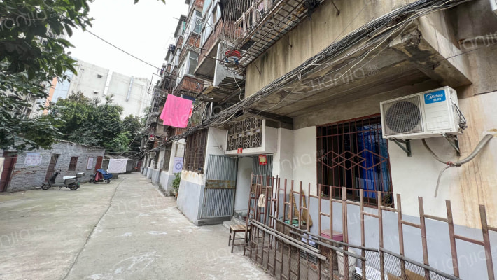 襄阳市商务局金叶巷3号院区外景图