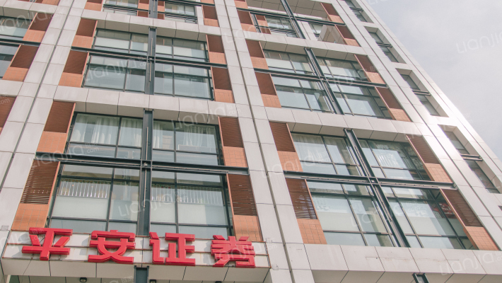 红石中央大厦外景图