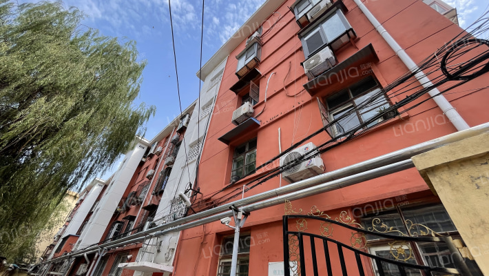 温明路12号院外景图