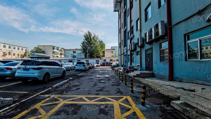 日报社宿舍综合楼外景图