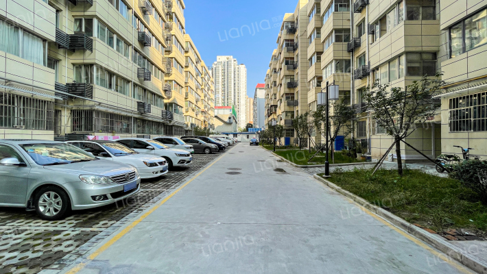 国旅小区外景图