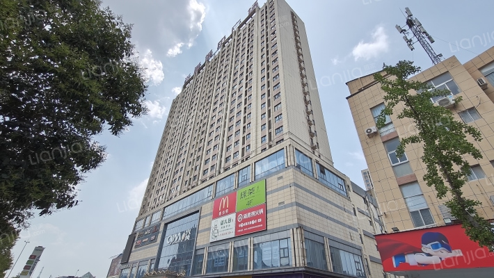 兴美城市广场外景图