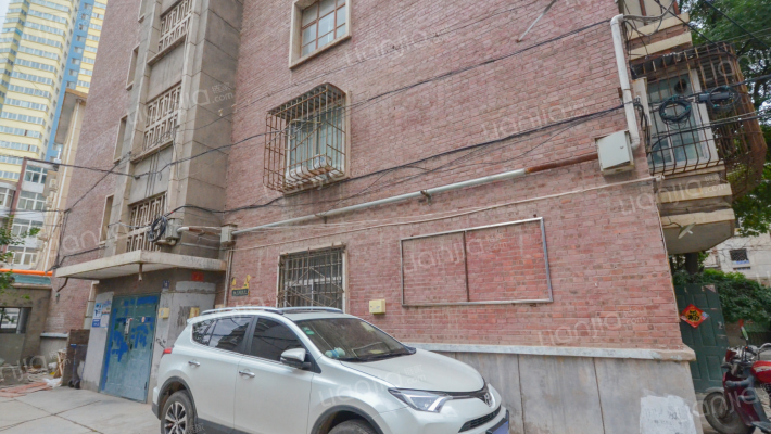 甘肃省送变电工程公司家属院外景图