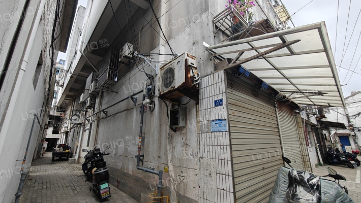 后街25号外景图