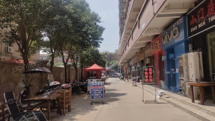 学府中央外景图