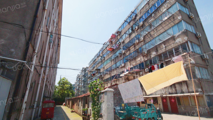 纺织厂宿舍楼外景图