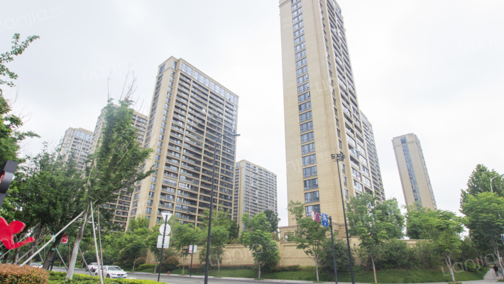 浙铁绿城玫瑰园外景图