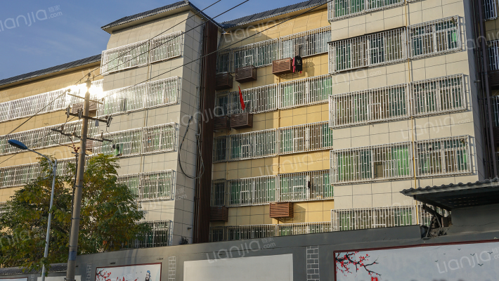 龙华公司西家属院外景图