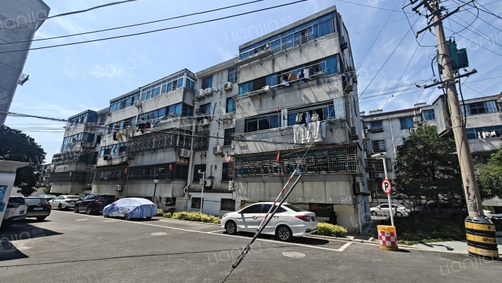 镇东新村外景图
